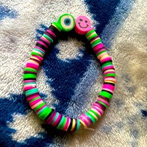 A lot of different colors on this bracelet please try to buy from us. Thank you.